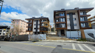 ÜSKÜDAR BURHANİYE MİHRİMAH KONAKLARINDA SATILIK 2+1 DAİRE