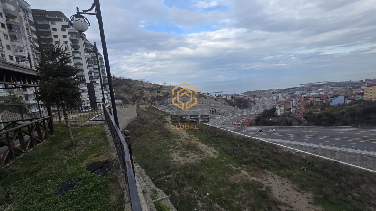 ÇUKURÇAYIRDA DÜĞÜN SALONU İMARLI 1100 M2 KİRALIK ARSA